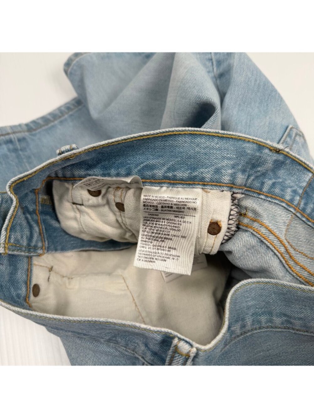 Levi's 501 Light Wash Denim Shorts 28 - Picture 5 of 5